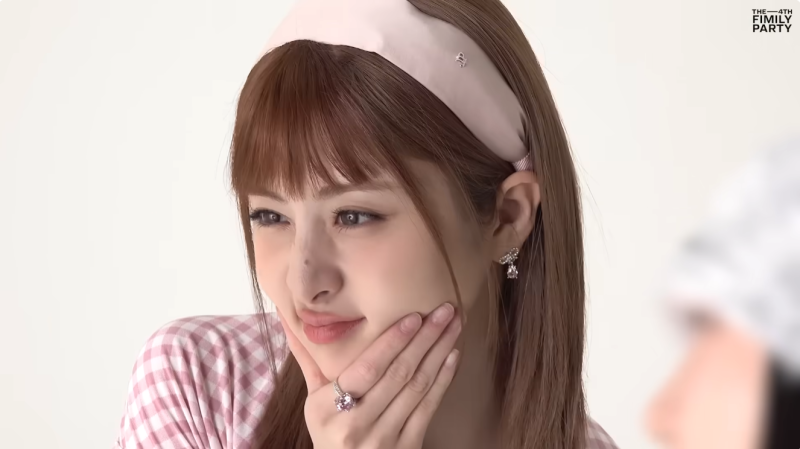 LE SSERAFIM's Huh Yunjin: Ring Information from Her 5th Debut Anniversary Video