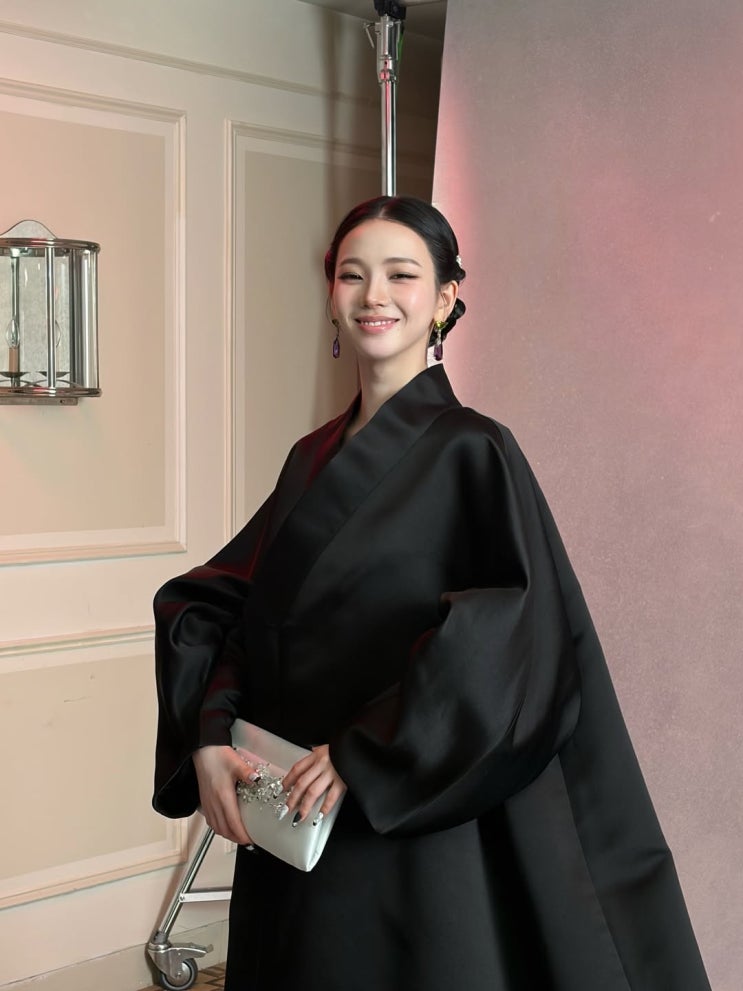  프라다와 함께한 멧갈라 2026, 카리나 한복 드레스 역대급 파격