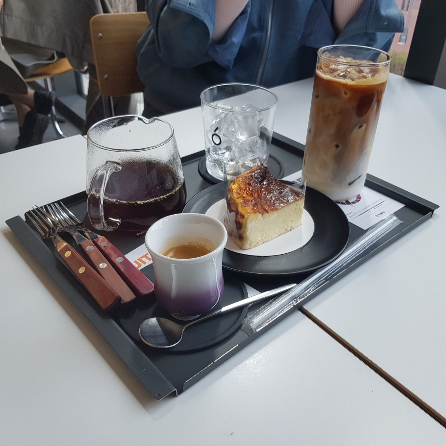 육츠 사진 4