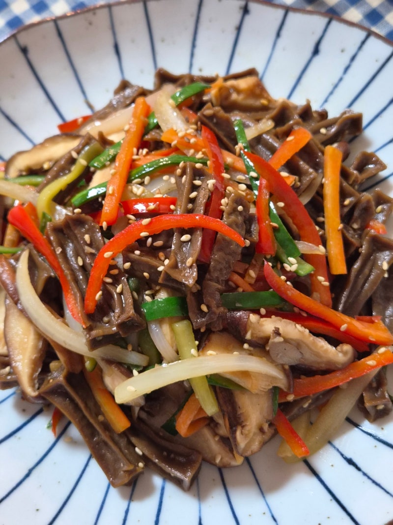 도토리묵잡채!! 말린 도토리묵!! 쫄깃쫄깃 맛있어요!! 웰빙요리!!
