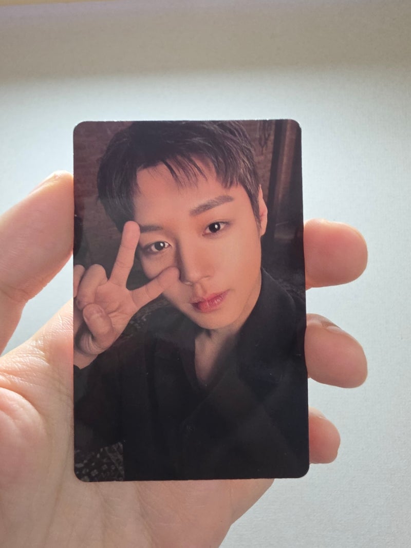 기영이숯불두마리치킨 오픈 기다리다 손떨려서 시킨 박지훈 포토카드 후기