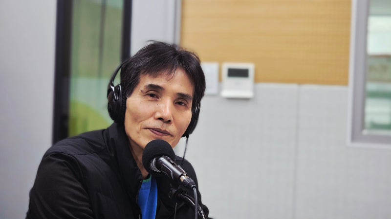 "너는 눈부시지만 나는 눈물겹다"의 저자 이정하 시인