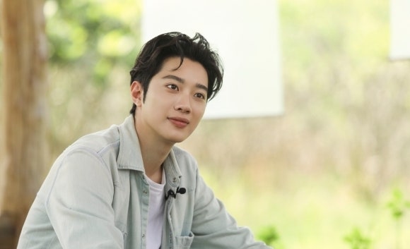"한국에 미련 남아서.." 라이관린이 팔에 워너원 데뷔일을 새긴 진짜 이유