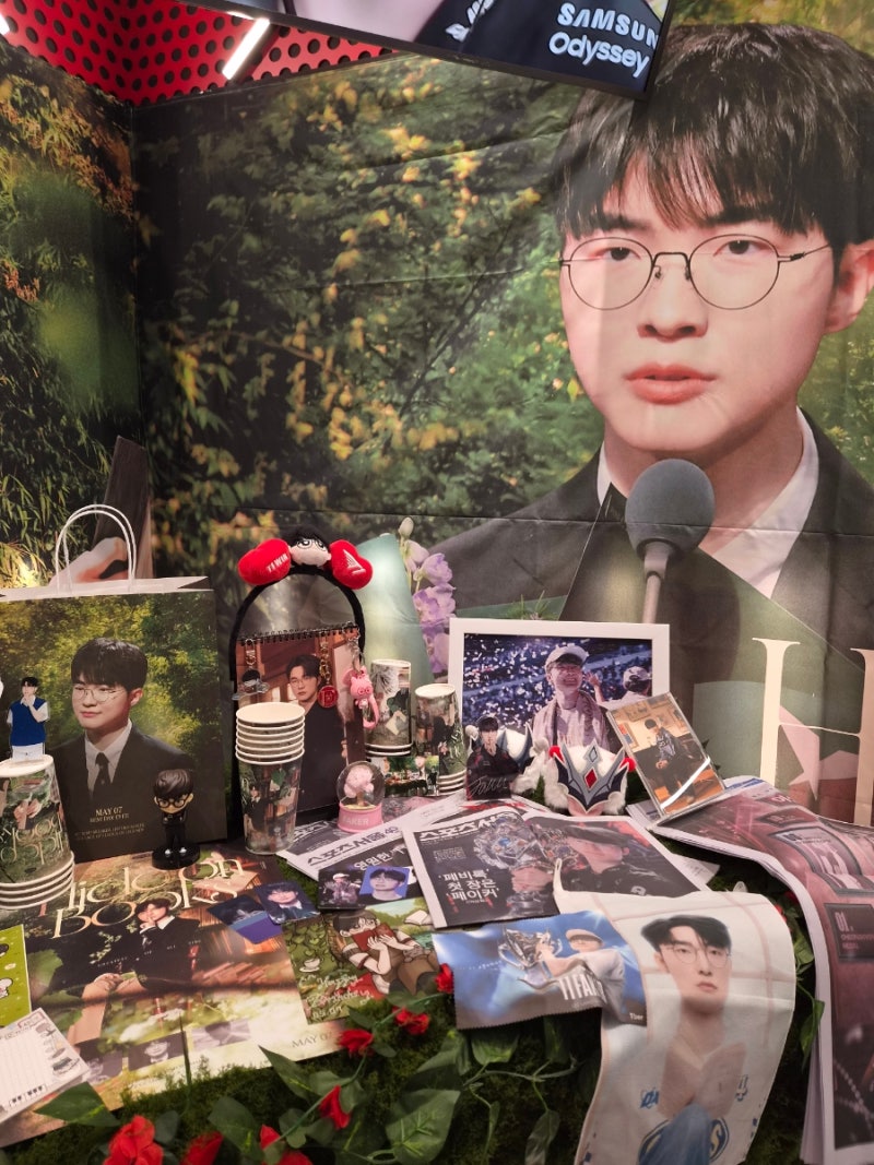 온 세상이 T1❤_페이커 생일 카페, 홍대 T1 BASE CAMP, T1 HQ SHOP 후기