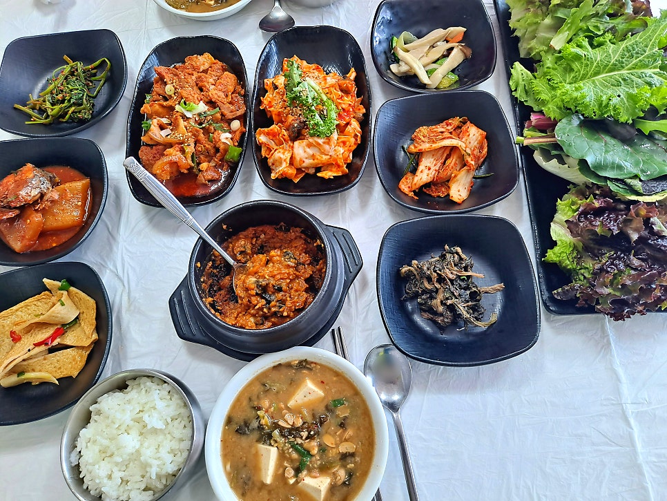 시골우렁쌈밥 사진 1