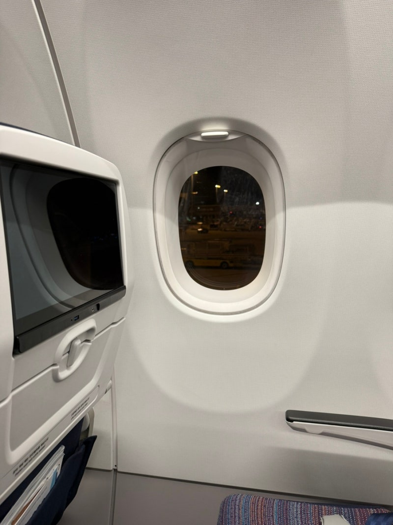 대한항공 오사카 A330, A321-neo 좌석 및 기내에서 핸드폰 충전 후기