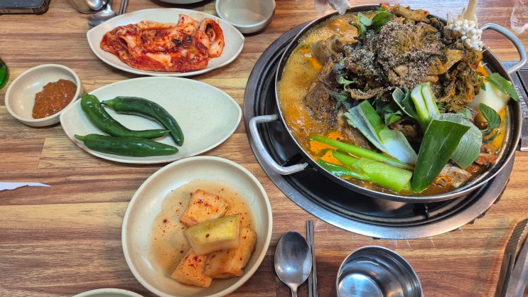  수원 장안구 푸짐하게 먹기 좋은 감자탕 맛집! 뼈해장국은 만원이 안되네?! [뼈다귀진국]