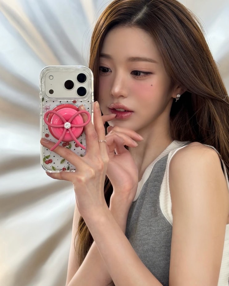  미니 원피스 코디로 드러난 장원영 초밀착 핫바디 화제! CG급 완벽 몸매