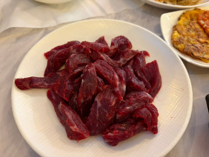 [대구 동성로 뭉티기 맛집 묵돌이생고기] 뭉티기 오드레기맛집, 주말에 도축하는 생고기, 내....