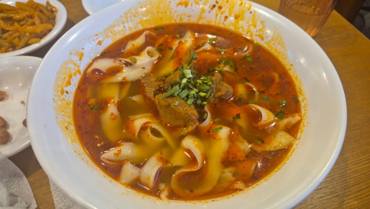  강남역 신복면관 우육도삭면 솔직후기, 마라초보에겐 약간 도전적인 맛?