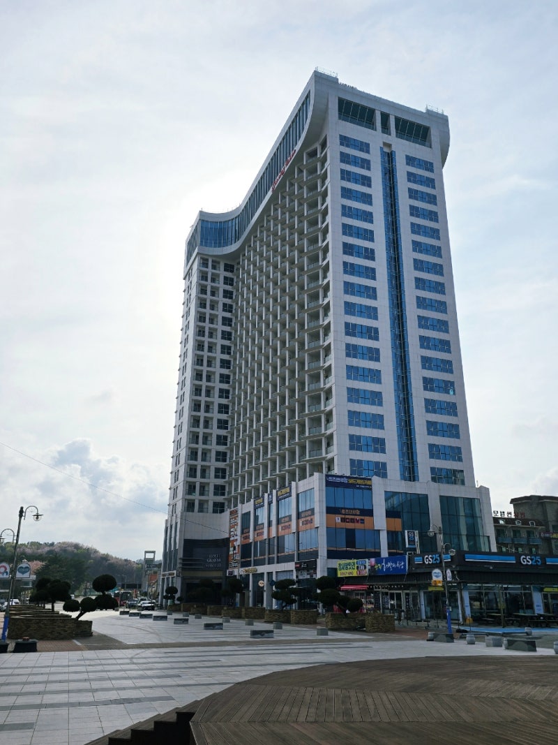 Naksan Beach Hotel Sotasuite Yangyang Grandbay Superior Family Mountain Room Review (ft. Young's Imsil Pizza)
