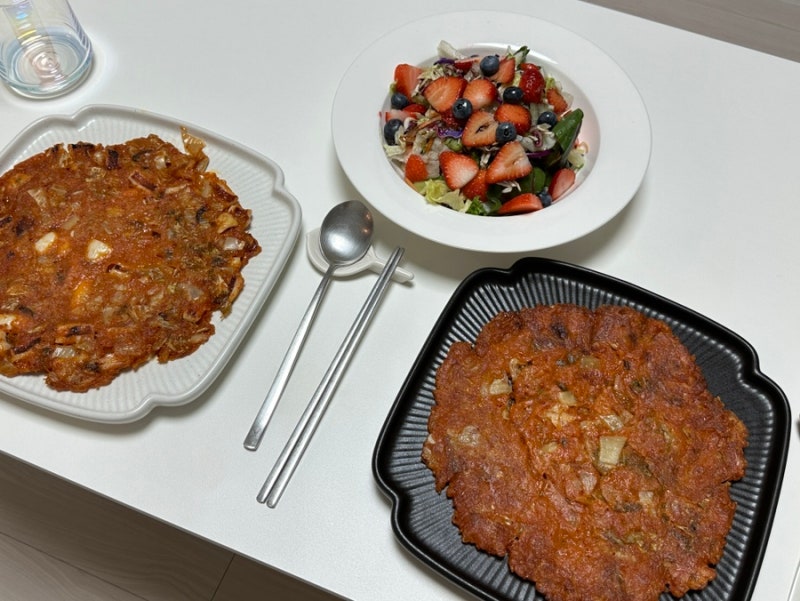 [신혼밥상] 바삭한 김치전 만들기  오징어김치전 레시피와 전 바삭하게 굽는 꿀팁