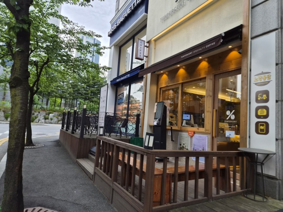 텐퍼센트커피 강릉교동택지점 사진 2