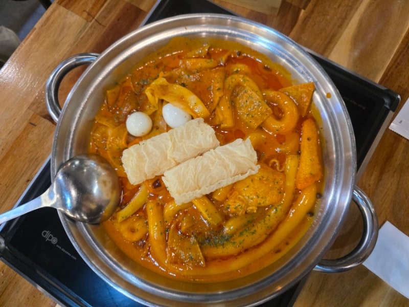 청년다방 가면 이건 꼭 먹어야 해! 마라로제떡볶이 리얼후기 청주 떡볶이 맛집