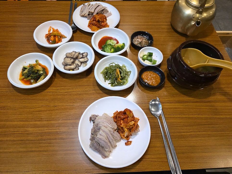 바른식시골보쌈&감자옹심이 상암점 사진 5