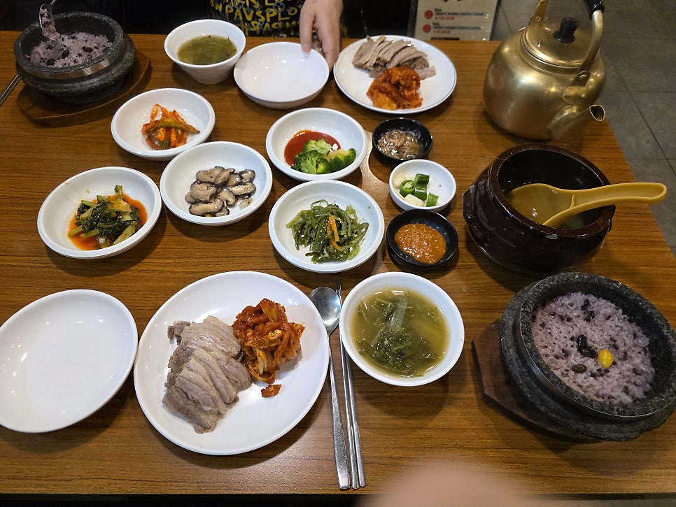 바른식시골보쌈&감자옹심이 상암점 사진 1