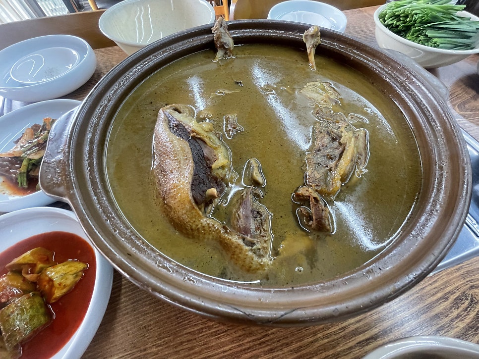 살구나무능이백숙 사진 1