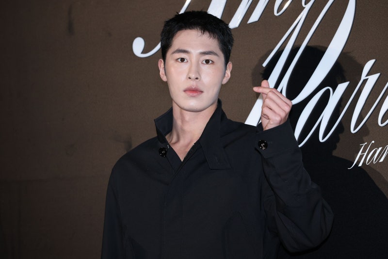 배우 이재욱 광고가 유독 잘 어울리는 이유? 데뷔작부터 노래 실력까지 정리