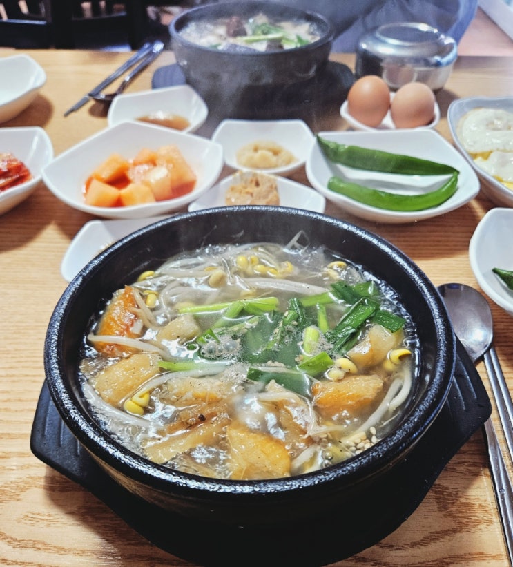  제주항 근처 아침식사 | 새벽 6시부터 여는 "철이네 해장국"에서 첫 식사 후기