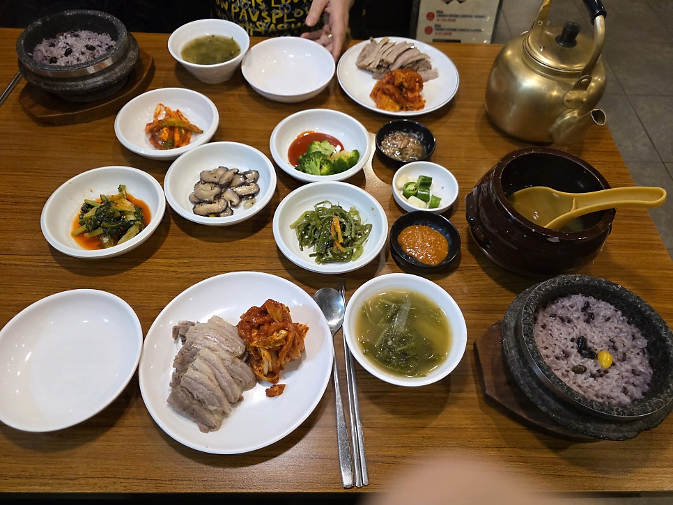 바른식시골보쌈&감자옹심이 상암점 사진 6