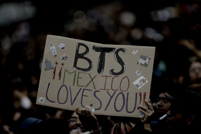  테일러 스위프트 수익 넘은 방탄소년단(BTS) 아리랑(ARIRANG) 투어, 부가 매출 73%가 이끄는 슈퍼팬 경제학과 로컬 자본 유입