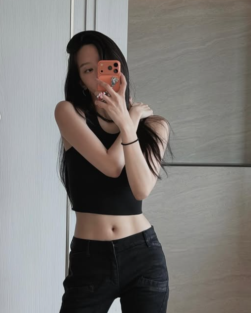"타투까지 드러낸 파격.." 47kg 문가영, 강박 없이 만든 슬랜더 비결