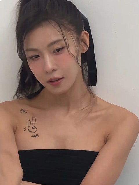 여름 타투 계획 중? 0원대 하지원 쇄골 타투 정체