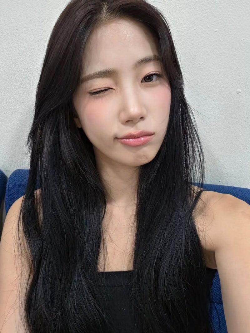 르세라핌(LE SSERAFIM) 카즈하 개인인스타그램 사진 핸드폰 배경화면