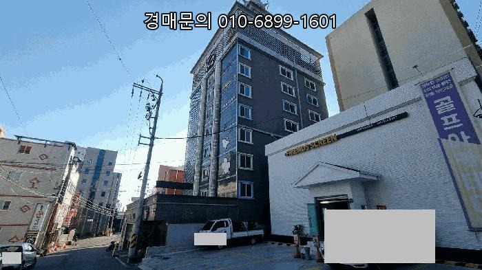  경상남도 김해시 어방동 핵심 상업지구, 넓은 토지 139.85평 위에 우뚝 선 9층 605.38평 규모의 숙박시설 경매 530-7번지, 지금이 투자 가치를 극대화할 절호의 기회!