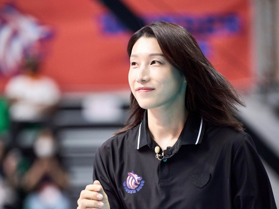  "안 될 거란 편견, 완벽하게 깼다" 백상 진출한 신인감독 김연경, 시즌2 공식화