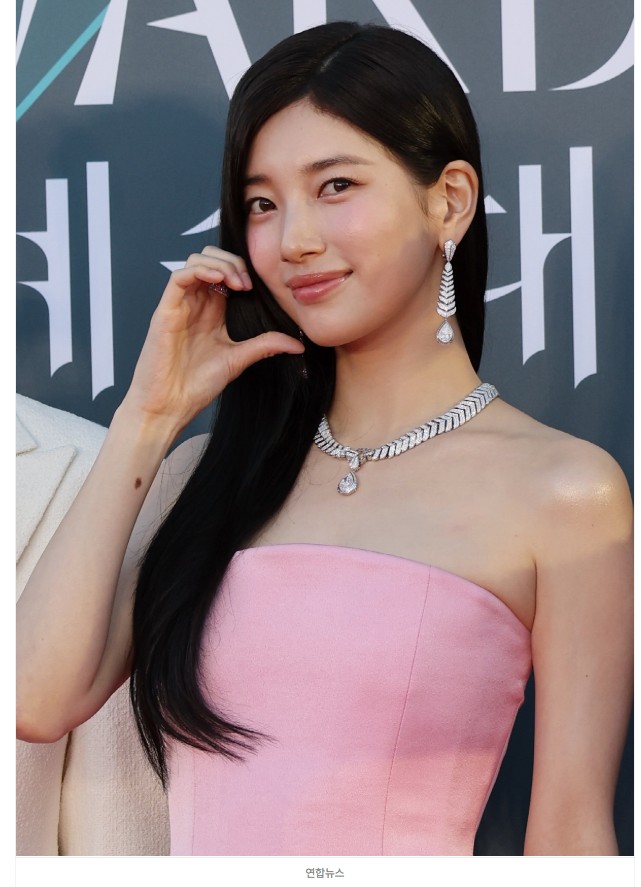 1,000만 원대 드레스 겹쳤다? 백상 수지 vs 윤아, 같은 옷 다른 결말