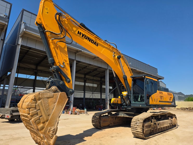  현대 HX520LC 2020년식 저가동 뿌레카라인 자동클램프 13이상 궤도형 중고굴삭기