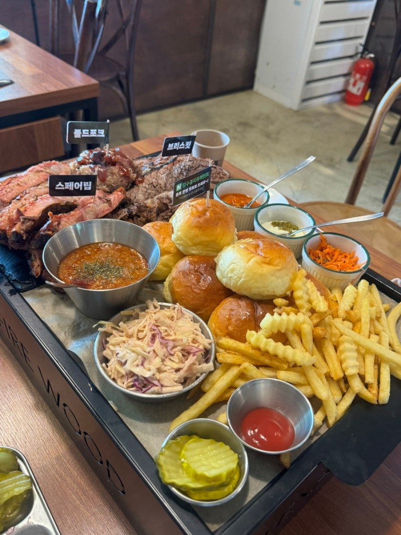 텍사스 BBQ 파이어우드 고창 본점
