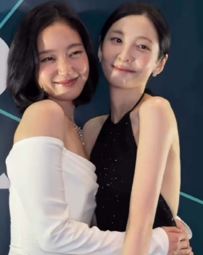   백상예술대상 접수한 박지현 김고은 드레스 자태와 은중과 상연의 쾌거