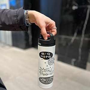한국 이나피스퀘어(INAPSQUARE)와 일본 보온병 브랜드인 써모스(THERMOS)가 함께 만든 콜라보 텀블....