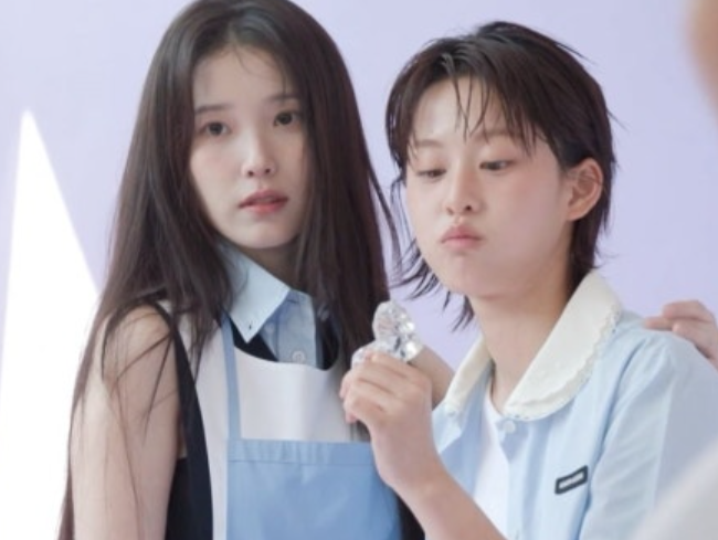   전참시 아이유 이연 찐친 케미 폭발! 대군부인 팀의 훈훈한 집 방문 사연
