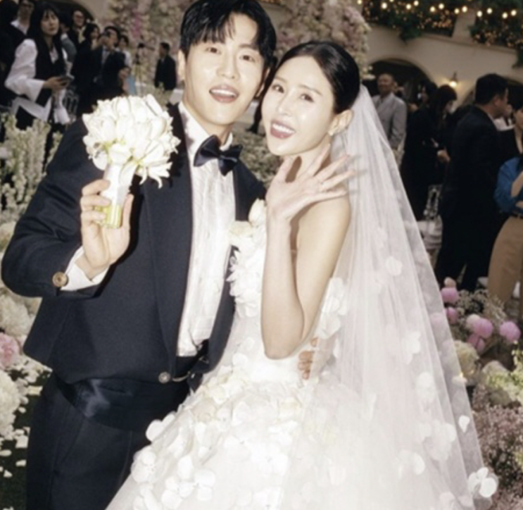   신지 문원 결혼 축하 속 쏟아지는 변호사의 뼈 때리는 조언?!