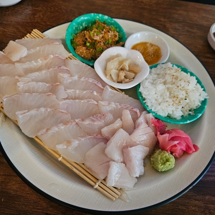[선유도 맛집] 90년대 레트로 분위기 숙성횟집 《섬소년》
