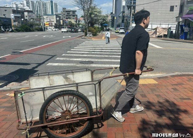 [낮은 곳의 기록자] 