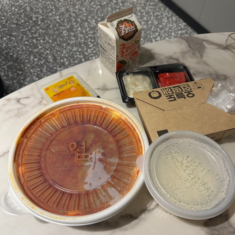 [엽기떡볶이 국물무뼈닭발]품절대란을 뚫고 드디어 먹어본 엽기 국물무뼈닭발
