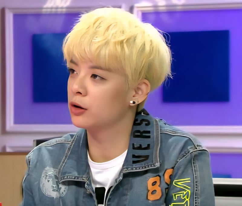 세상을 깨우는 자유로운 영혼, 에프엑스 엠버의 빛나는 여정
