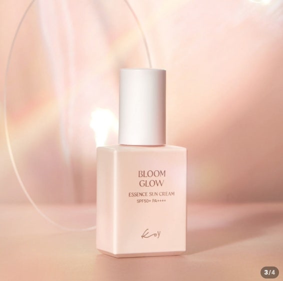 코이 블룸 글로우 에센스 선크림 (SPF50+) 30ml: 자외선 차단과 광채 보습을 동시에 잡는 스마트....