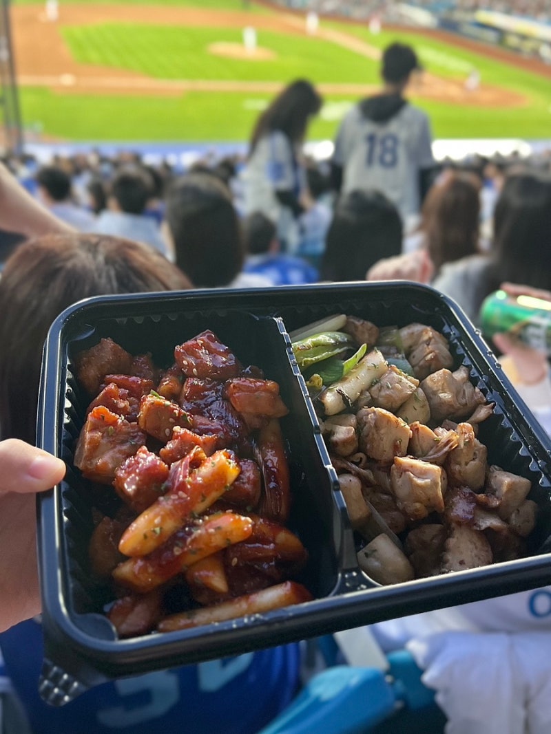 [삼성라이온즈파크 치킨 추천] 야구장 음식추천! 식어도 맛있는 ‘프랑킨바베큐치킨’