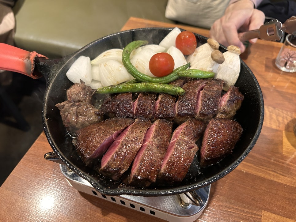 엄마는 스테이크 사진 1