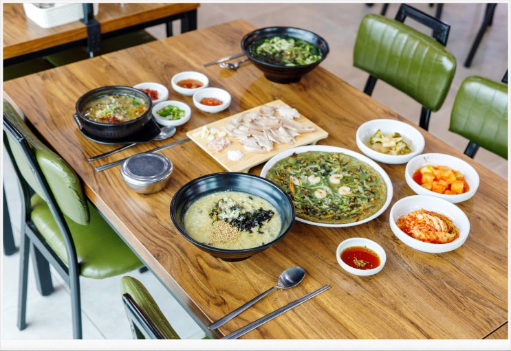 제주 현지인이 줄 서서 먹는 '진짜' 서귀포보말칼국수 맛집