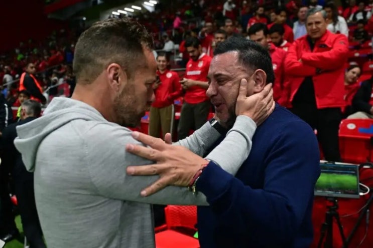  LAFC 탈락 후 감독 간 충돌…도스 산토스 발언 화제