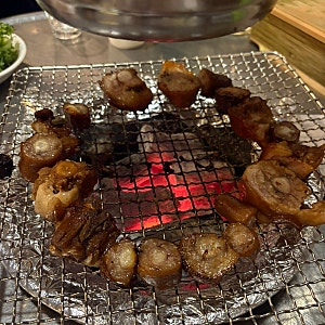한남동ㅣ돼지꼬리 맛집 노포감성 털보네꼼장어