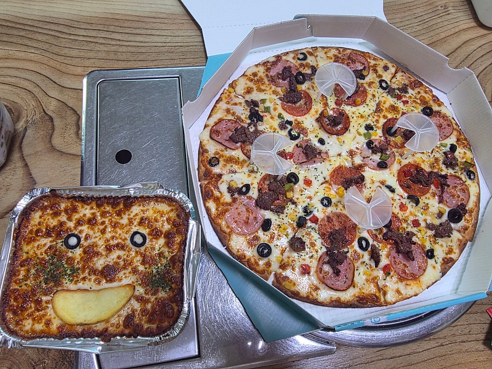Geuraegeurae Tteokboki & Pija photo 1