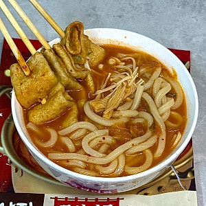 삼진어묵 술안주 음식으로 맛있게 먹기 좋은 꼬치어묵 김치우동