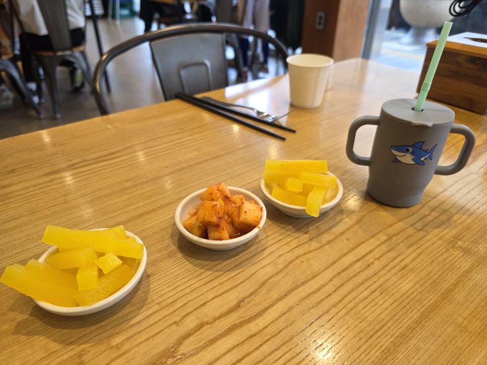 홍익돈까스 홍천점 사진 3